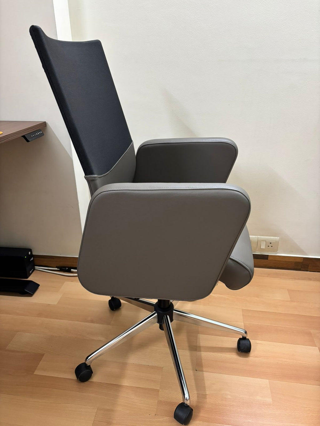 Godrej Interio Aircon Ergonomic Chair