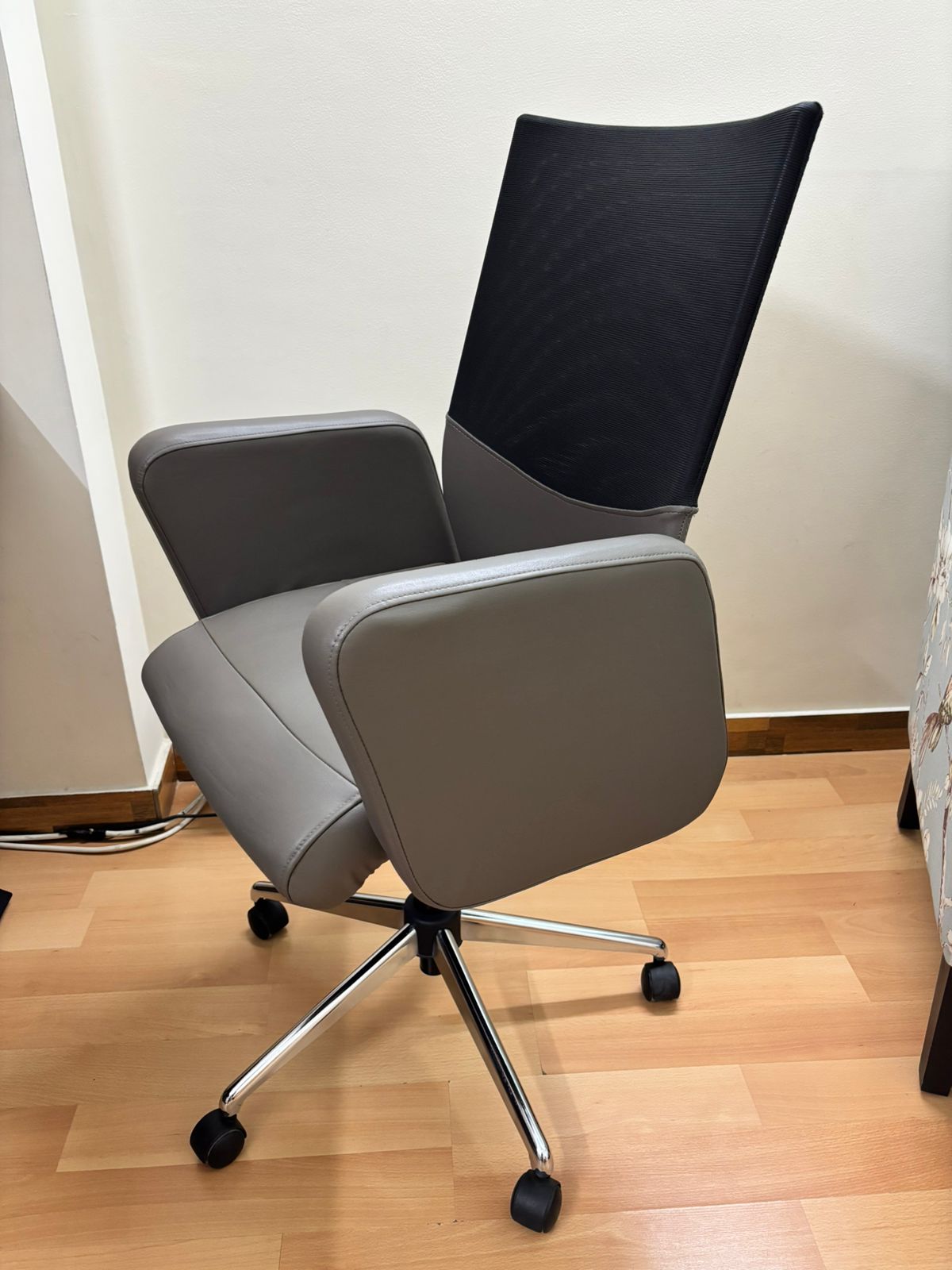 Godrej Interio Aircon Ergonomic Chair