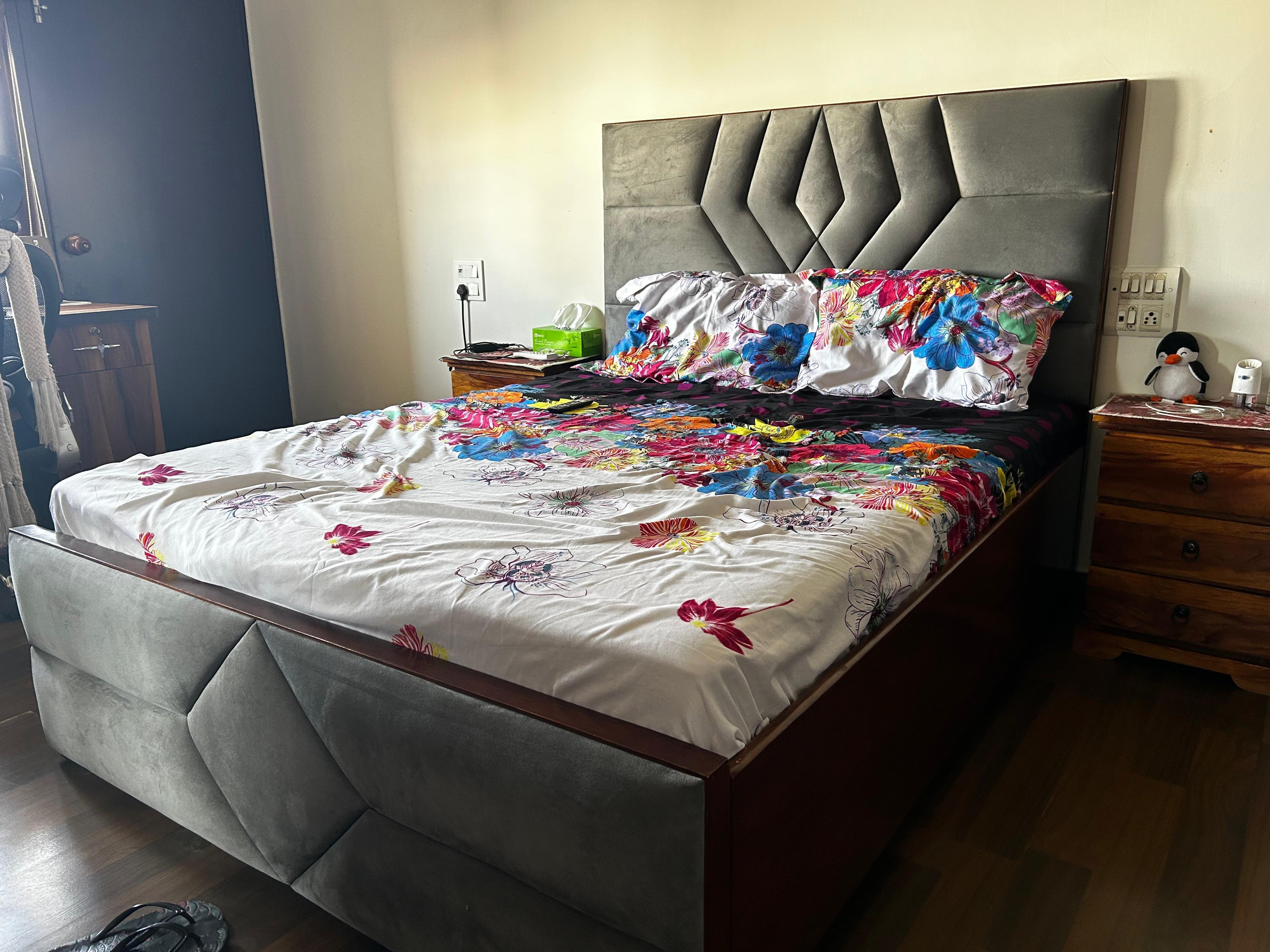 Sheesham wood queen bed